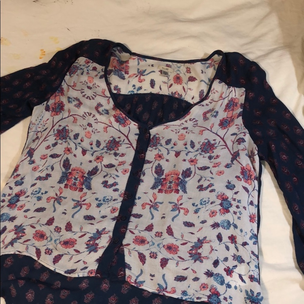 Long Sleeve Patterned Tee - Picture 3 of 5